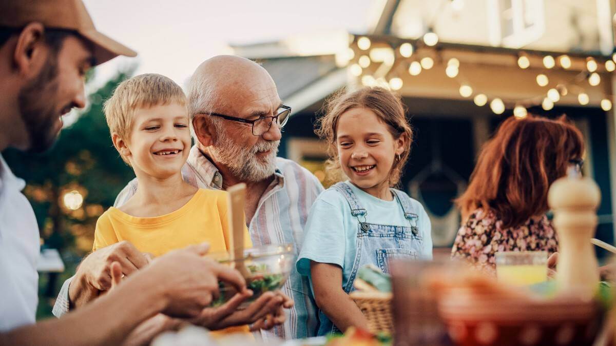 ▷ Fiestas de pueblo con niños y adolescentes: consejos para disfrutarlas en familia