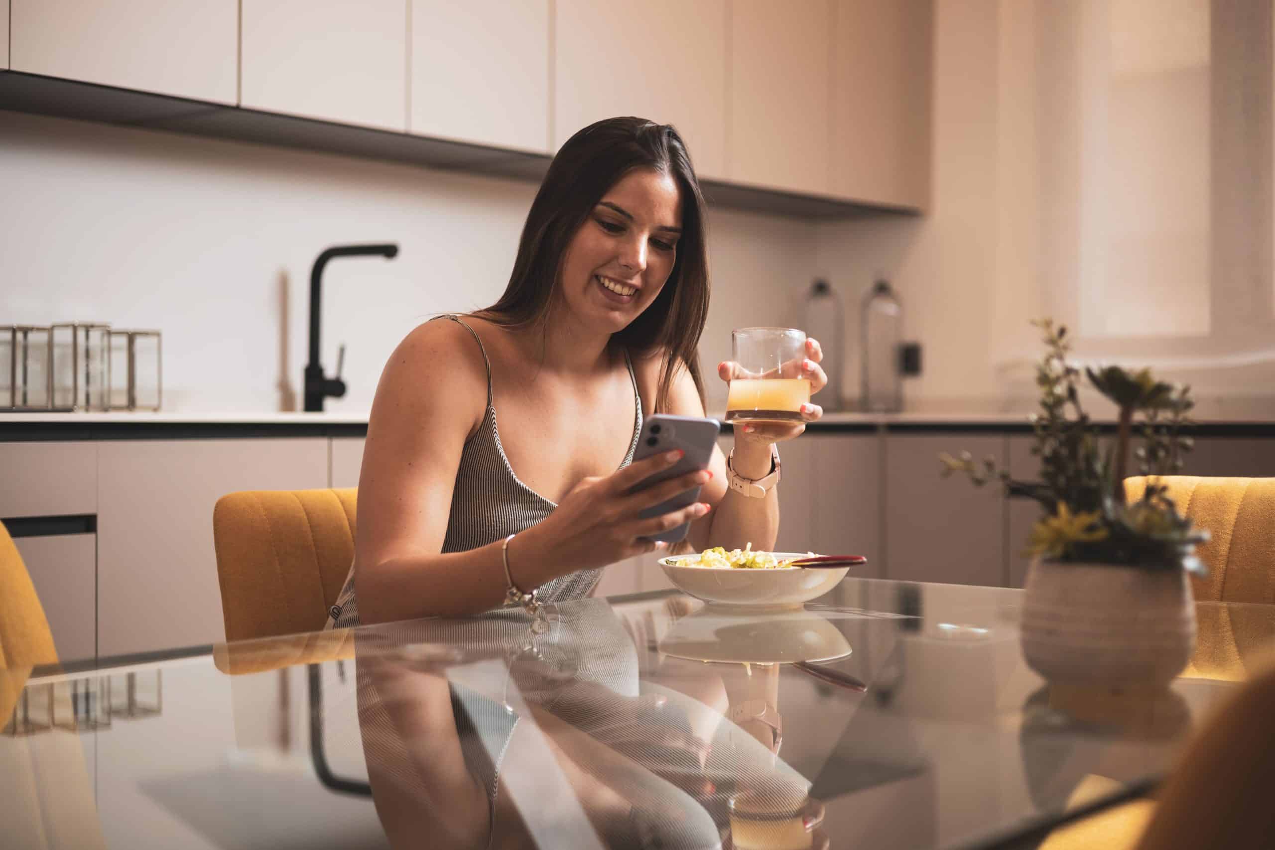 Cómo prevenir la rotura del cristal de tu mesa en casa